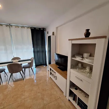 Апартаменты Beautiful New One Bedroom In Бенидорм